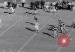 Standbild Football Game United States USA, 1963, aus Sekunde 15 historischem Filmmaterial Videoclip 65675039172