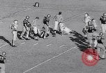 Standbild Football Game United States USA, 1963, aus Sekunde 20 historischem Filmmaterial Videoclip 65675039172