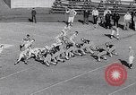 Standbild Football Game United States USA, 1963, aus Sekunde 21 historischem Filmmaterial Videoclip 65675039172