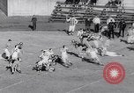 Standbild Football Game United States USA, 1963, aus Sekunde 23 historischem Filmmaterial Videoclip 65675039172