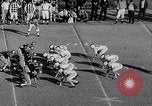 Standbild Football Game United States USA, 1963, aus Sekunde 29 historischem Filmmaterial Videoclip 65675039172