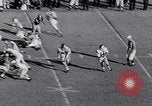 Standbild Football Game United States USA, 1963, aus Sekunde 32 historischem Filmmaterial Videoclip 65675039172