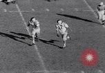 Standbild Football Game United States USA, 1963, aus Sekunde 33 historischem Filmmaterial Videoclip 65675039172