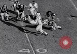 Standbild Football Game United States USA, 1963, aus Sekunde 37 historischem Filmmaterial Videoclip 65675039172