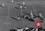 Standbild Football Game United States USA, 1963, aus Sekunde 38 historischem Filmmaterial Videoclip 65675039172