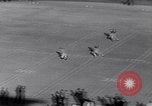 Standbild Football Game United States USA, 1963, aus Sekunde 40 historischem Filmmaterial Videoclip 65675039172