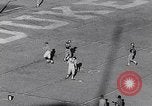 Standbild Football Game United States USA, 1963, aus Sekunde 43 historischem Filmmaterial Videoclip 65675039172