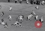 Standbild Football Game United States USA, 1963, aus Sekunde 47 historischem Filmmaterial Videoclip 65675039172
