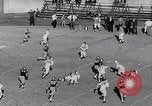 Standbild Football Game United States USA, 1963, aus Sekunde 48 historischem Filmmaterial Videoclip 65675039172