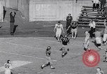 Standbild Football Game United States USA, 1963, aus Sekunde 52 historischem Filmmaterial Videoclip 65675039172