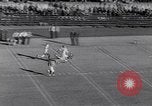 Standbild Football Game United States USA, 1963, aus Sekunde 61 historischem Filmmaterial Videoclip 65675039172