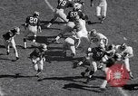 Standbild Fußball Ann Arbor Michigan USA, 1963, aus Sekunde 16 historischem Filmmaterial Videoclip 65675039174