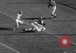 Standbild Fußball Ann Arbor Michigan USA, 1963, aus Sekunde 33 historischem Filmmaterial Videoclip 65675039174