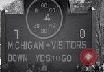 Standbild Fußball Ann Arbor Michigan USA, 1963, aus Sekunde 41 historischem Filmmaterial Videoclip 65675039174
