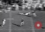 Standbild Fußball Ann Arbor Michigan USA, 1963, aus Sekunde 50 historischem Filmmaterial Videoclip 65675039174