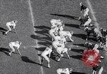 Standbild Fußball Ann Arbor Michigan USA, 1963, aus Sekunde 52 historischem Filmmaterial Videoclip 65675039174