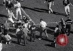 Standbild Fußball Ann Arbor Michigan USA, 1963, aus Sekunde 59 historischem Filmmaterial Videoclip 65675039174