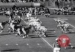 Standbild Football Game New York United States USA, 1963, aus Sekunde 12 historischem Filmmaterial Videoclip 65675039175