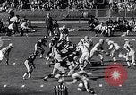 Standbild Football Game New York United States USA, 1963, aus Sekunde 19 historischem Filmmaterial Videoclip 65675039175