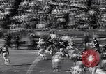 Standbild Football Game New York United States USA, 1963, aus Sekunde 22 historischem Filmmaterial Videoclip 65675039175
