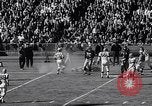Standbild Football Game New York United States USA, 1963, aus Sekunde 26 historischem Filmmaterial Videoclip 65675039175