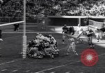 Standbild Football Game New York United States USA, 1963, aus Sekunde 28 historischem Filmmaterial Videoclip 65675039175