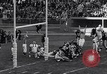Standbild Football Game New York United States USA, 1963, aus Sekunde 30 historischem Filmmaterial Videoclip 65675039175