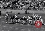 Standbild Football Game New York United States USA, 1963, aus Sekunde 34 historischem Filmmaterial Videoclip 65675039175