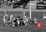 Standbild Football Game New York United States USA, 1963, aus Sekunde 37 historischem Filmmaterial Videoclip 65675039175