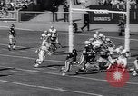 Standbild Football Game New York United States USA, 1963, aus Sekunde 42 historischem Filmmaterial Videoclip 65675039175