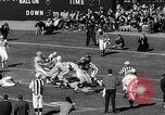 Standbild Football Game New York United States USA, 1963, aus Sekunde 44 historischem Filmmaterial Videoclip 65675039175