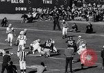 Standbild Football Game New York United States USA, 1963, aus Sekunde 45 historischem Filmmaterial Videoclip 65675039175