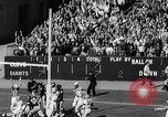 Standbild Football Game New York United States USA, 1963, aus Sekunde 50 historischem Filmmaterial Videoclip 65675039175