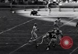 Standbild Football Game New York United States USA, 1963, aus Sekunde 56 historischem Filmmaterial Videoclip 65675039175