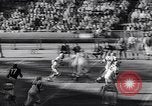 Standbild Football Game New York United States USA, 1963, aus Sekunde 58 historischem Filmmaterial Videoclip 65675039175