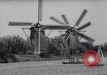 Immagine di Mulini a vento Kinderdijk Olanda, 1963, secondo 31 filmato di repertorio 65675039179