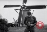 Immagine di Mulini a vento Kinderdijk Olanda, 1963, secondo 34 filmato di repertorio 65675039179