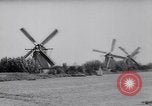 Immagine di Mulini a vento Kinderdijk Olanda, 1963, secondo 41 filmato di repertorio 65675039179