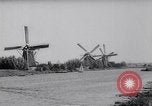 Immagine di Mulini a vento Kinderdijk Olanda, 1963, secondo 42 filmato di repertorio 65675039179