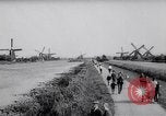 Immagine di Mulini a vento Kinderdijk Olanda, 1963, secondo 47 filmato di repertorio 65675039179