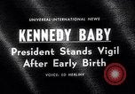 Standbild John Kennedy besuche Sohn Patrick Bouvier Kennedy Otis Air Force Base Massachusetts USA, 1963, aus Sekunde 4 historischem Filmmaterial Videoclip 65675039182