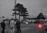 Standbild John Kennedy besuche Sohn Patrick Bouvier Kennedy Otis Air Force Base Massachusetts USA, 1963, aus Sekunde 7 historischem Filmmaterial Videoclip 65675039182