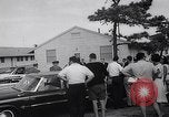 Standbild John Kennedy besuche Sohn Patrick Bouvier Kennedy Otis Air Force Base Massachusetts USA, 1963, aus Sekunde 12 historischem Filmmaterial Videoclip 65675039182