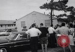 Standbild John Kennedy besuche Sohn Patrick Bouvier Kennedy Otis Air Force Base Massachusetts USA, 1963, aus Sekunde 13 historischem Filmmaterial Videoclip 65675039182