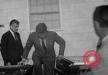Standbild John Kennedy besuche Sohn Patrick Bouvier Kennedy Otis Air Force Base Massachusetts USA, 1963, aus Sekunde 21 historischem Filmmaterial Videoclip 65675039182