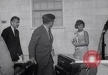 Standbild John Kennedy besuche Sohn Patrick Bouvier Kennedy Otis Air Force Base Massachusetts USA, 1963, aus Sekunde 23 historischem Filmmaterial Videoclip 65675039182