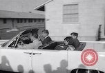 Standbild John Kennedy besuche Sohn Patrick Bouvier Kennedy Otis Air Force Base Massachusetts USA, 1963, aus Sekunde 30 historischem Filmmaterial Videoclip 65675039182