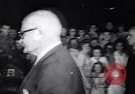 Standbild John Kennedy besuche Sohn Patrick Bouvier Kennedy Otis Air Force Base Massachusetts USA, 1963, aus Sekunde 42 historischem Filmmaterial Videoclip 65675039182