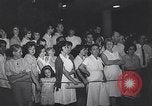 Standbild John Kennedy besuche Sohn Patrick Bouvier Kennedy Otis Air Force Base Massachusetts USA, 1963, aus Sekunde 49 historischem Filmmaterial Videoclip 65675039182