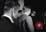 Standbild John Kennedy besuche Sohn Patrick Bouvier Kennedy Otis Air Force Base Massachusetts USA, 1963, aus Sekunde 54 historischem Filmmaterial Videoclip 65675039182
